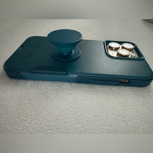 Otter Box Symmetry Defender Commuter with Pop-socket. iPhone 14 Pro Max case - Picture 5 of 9